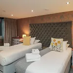 Tornado Engine Shed Apartamento Whitby