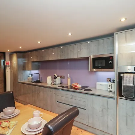 Tornado Engine Shed Lägenhet *